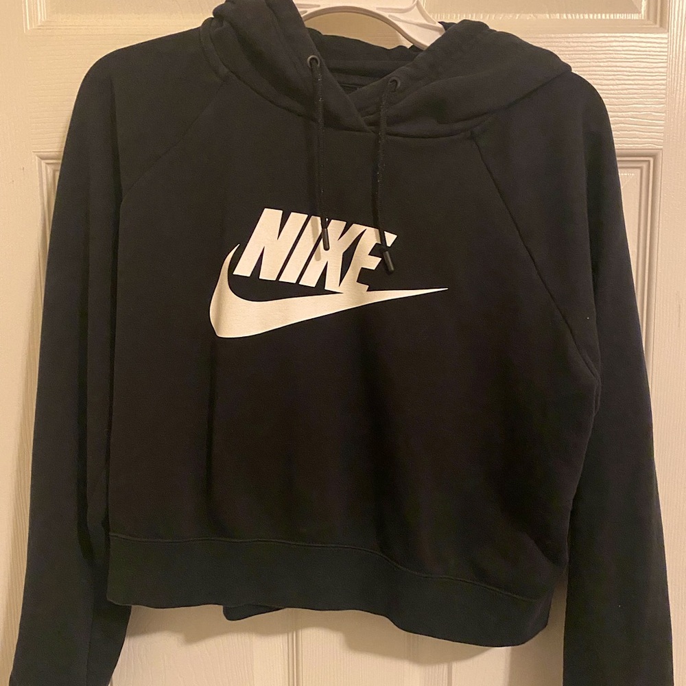 Cropped Nike Hoodie